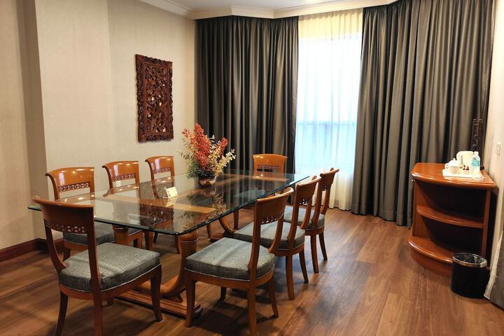 Room 35 of 74