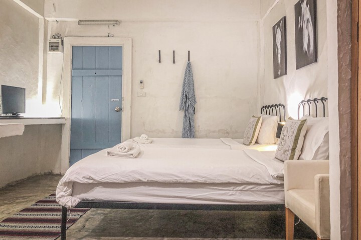 Room 7 of 84