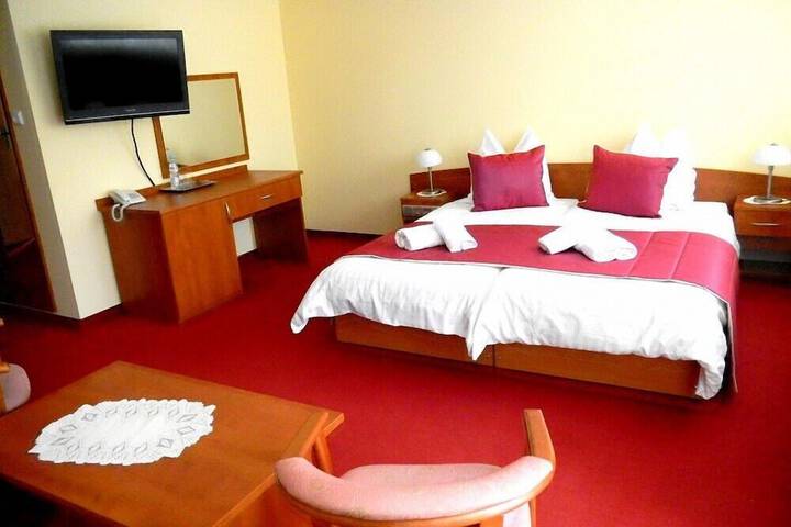 Room 7 of 26