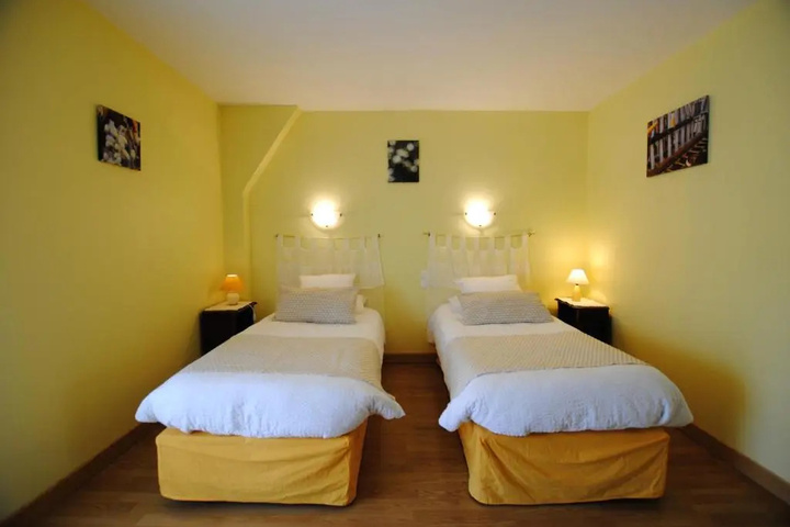 Room 4 of 14