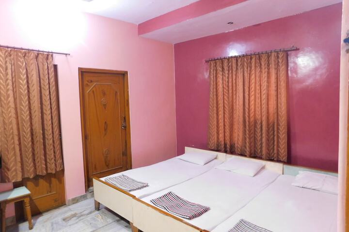 Room 4 of 25