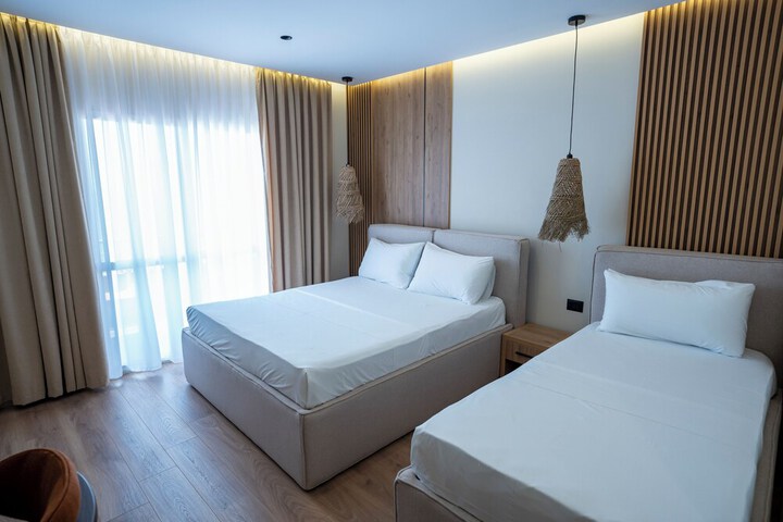 Room 3 of 44