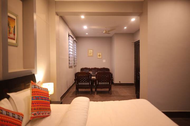 Room 11 of 76