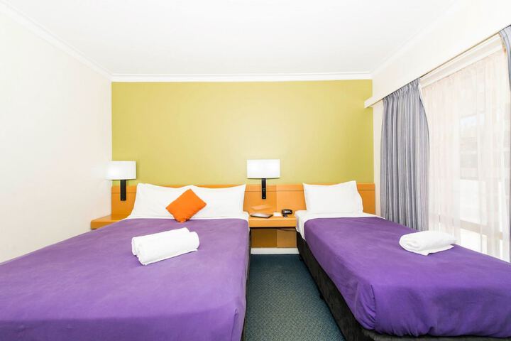 Room 6 of 35
