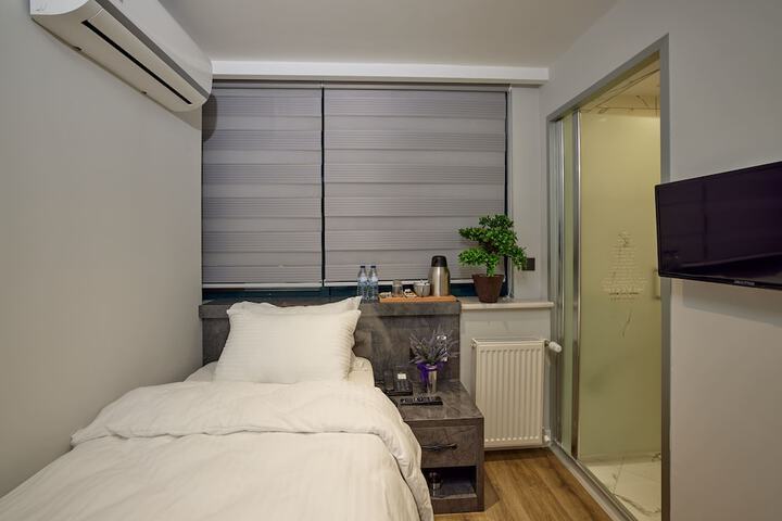 Room 38 of 60