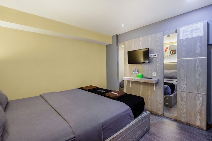 Room 8 of 36