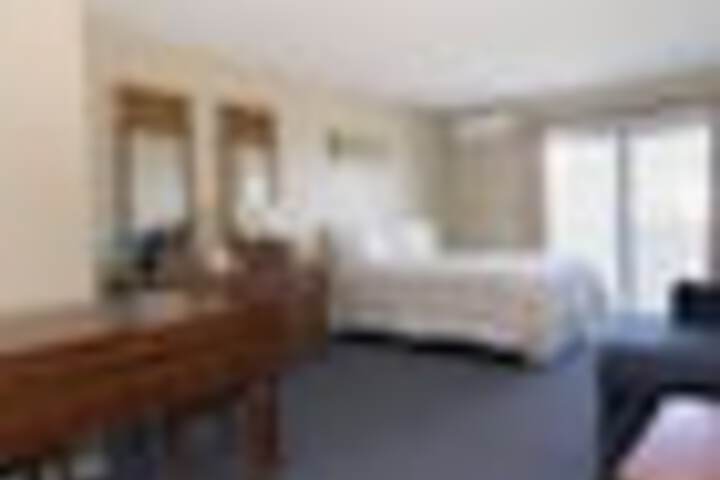 Room 173 of 384