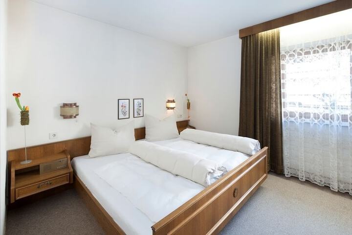 Room 7 of 32