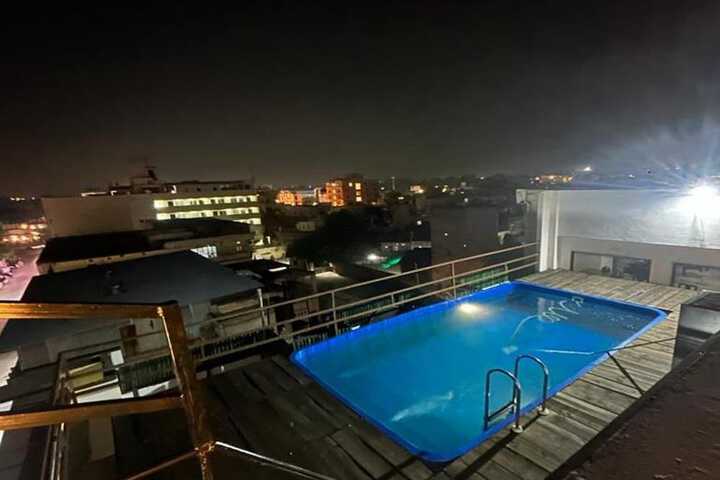 Pool 24 of 31