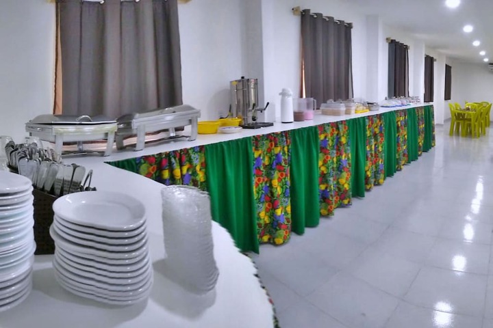 Dining 36 of 65