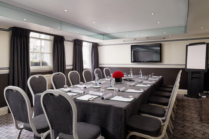 Business Center 117 of 132