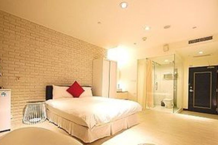 Room 13 of 73