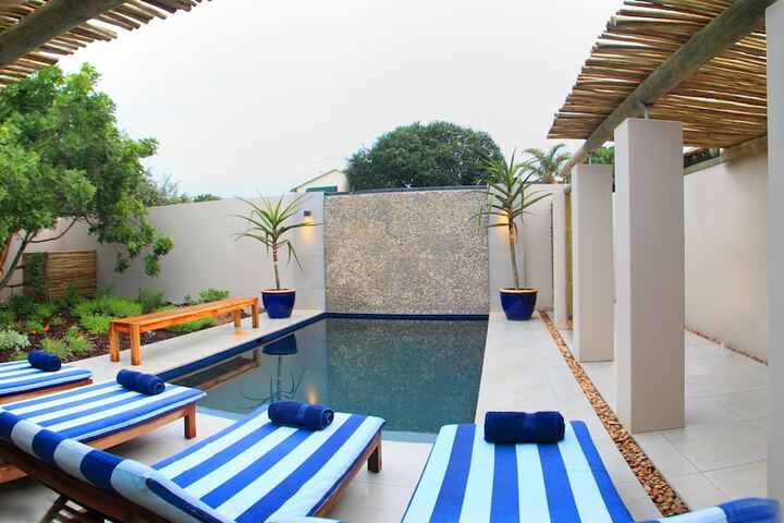 Hotel Pool