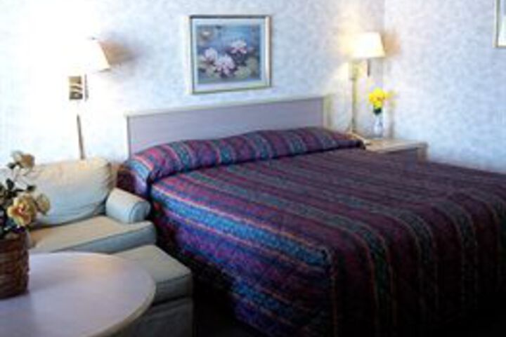 Room 11 of 27