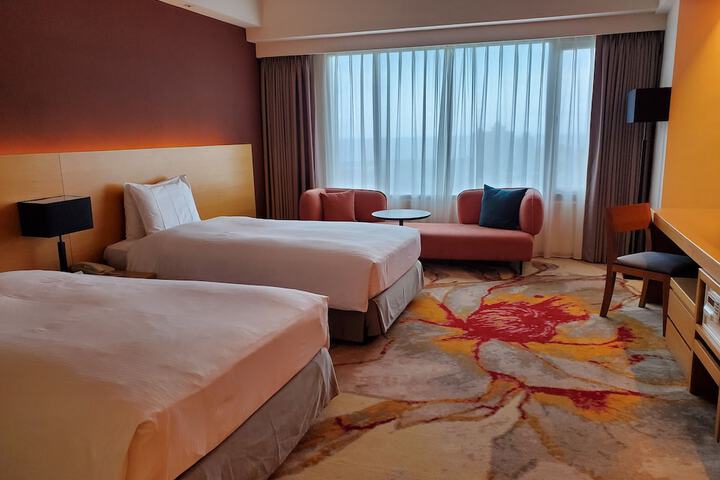 Room 5 of 65