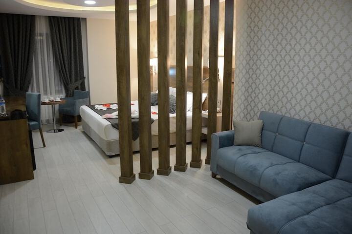 Room 5 of 49