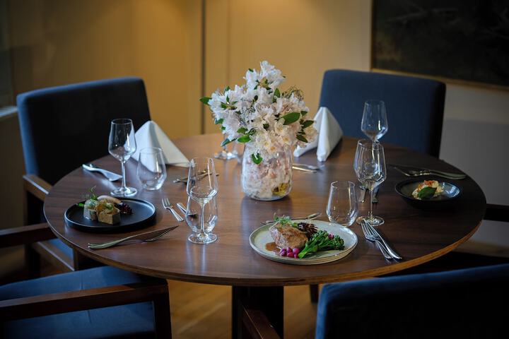 Dining 26 of 30