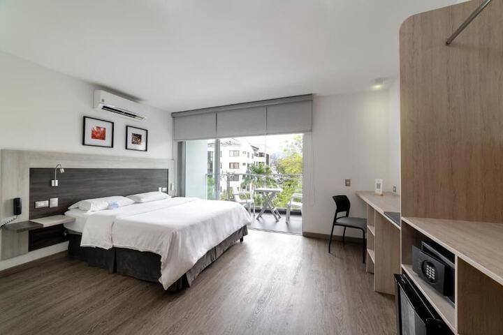 Room 10 of 24