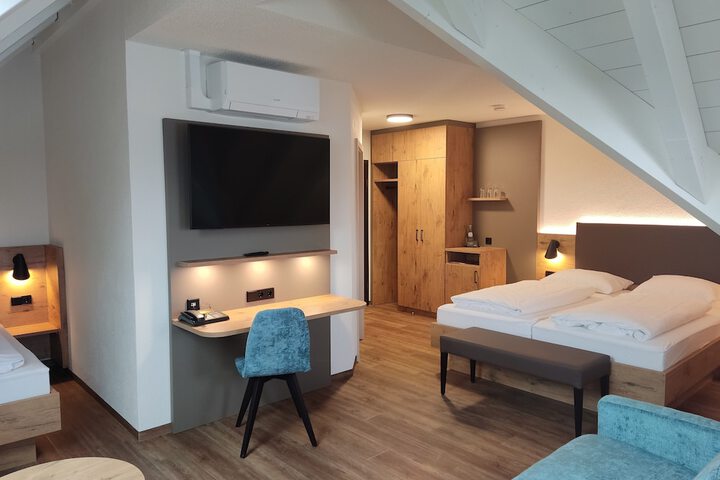 Room 15 of 42