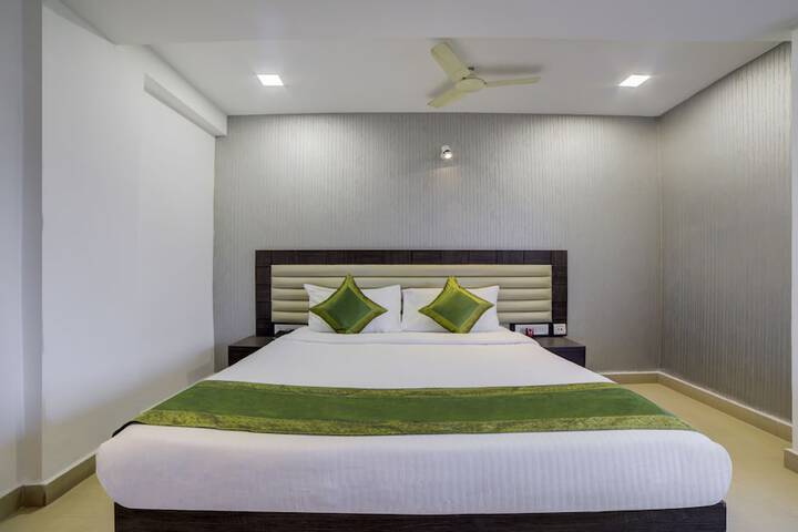 Room 14 of 15