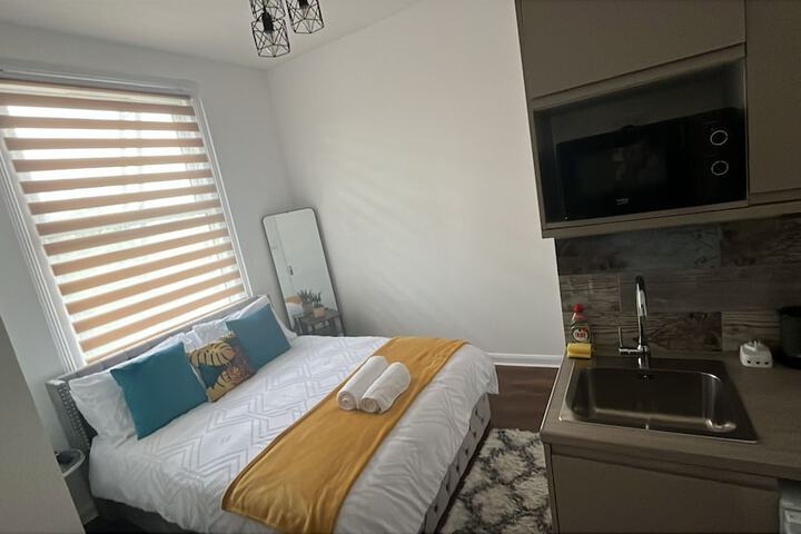 Room 3 of 74