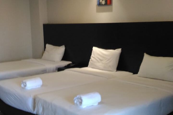 Room 38 of 186