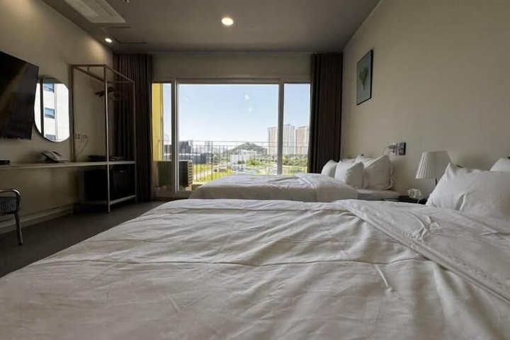 Room 3 of 51