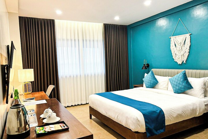 Room 12 of 36