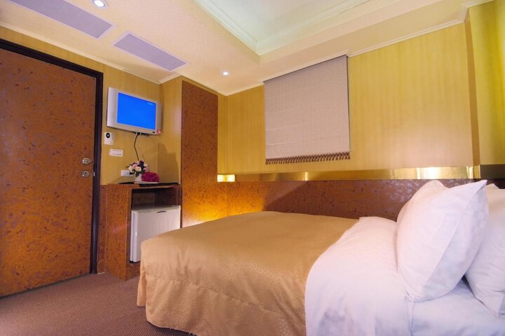 Room 32 of 52