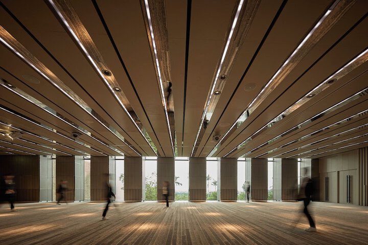 Ballroom/Hall 93 of 110