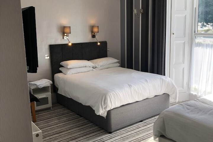 Room 14 of 37