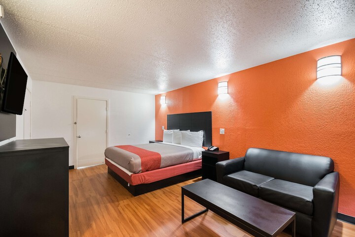 Room 19 of 36