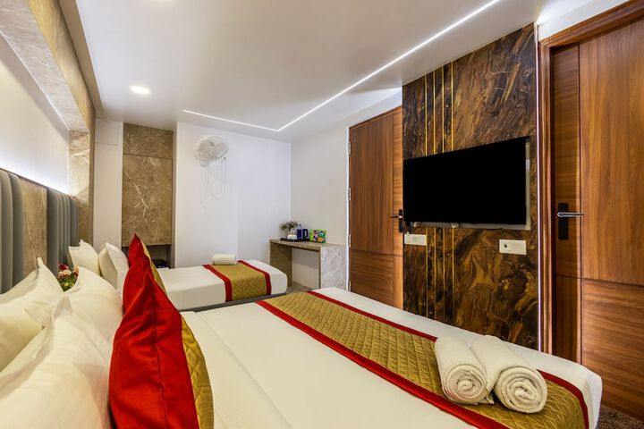 Room 10 of 17