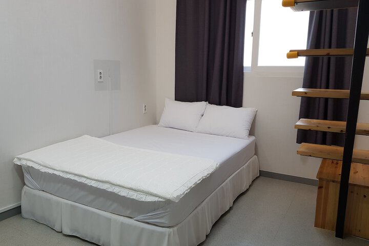 Room 6 of 39
