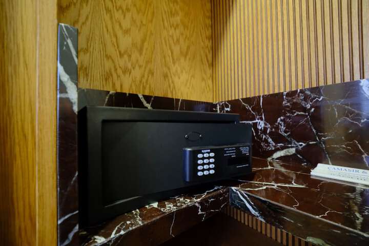 Room 20 of 83
