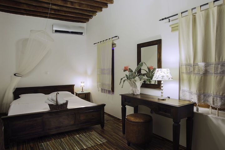 Room 4 of 29