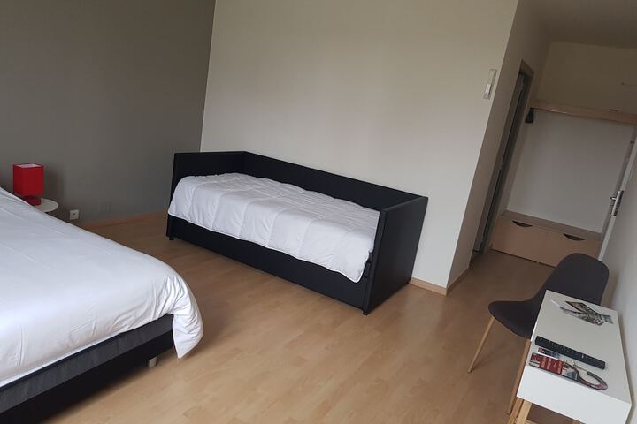 Room 4 of 24