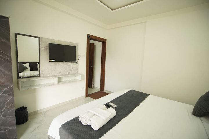Room 15 of 29