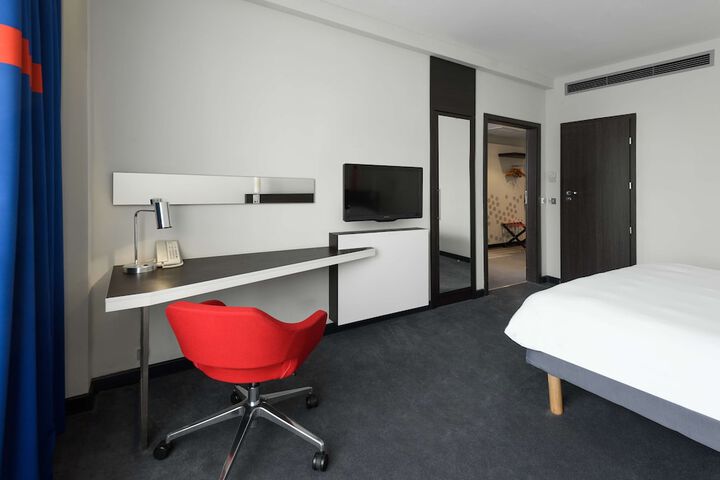 Room 30 of 114