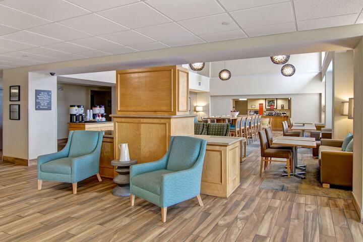 Entrance & Lobby