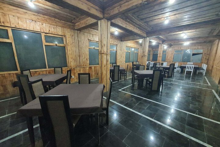 Dining 9 of 20