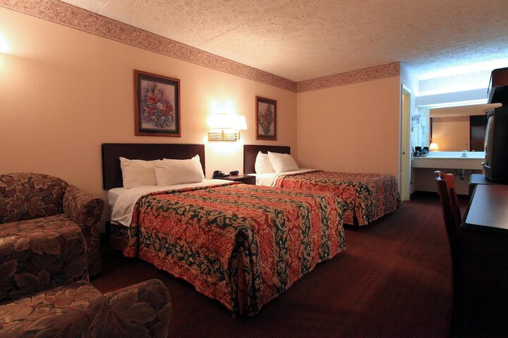2 Double Beds Balcony