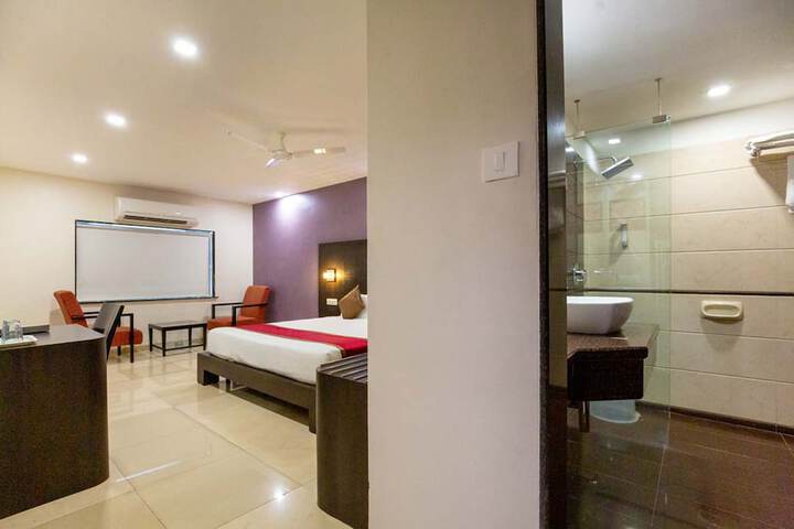 Room 9 of 34