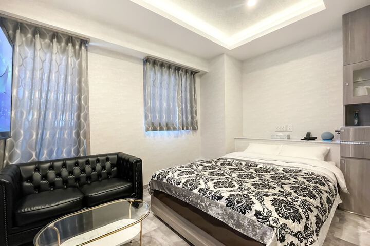 Room 11 of 43