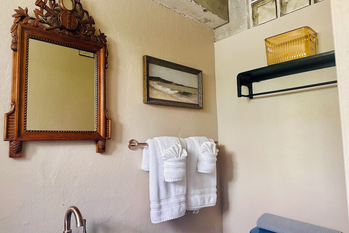 Room 80 of 109