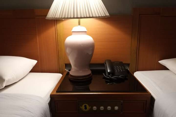Room 34 of 92