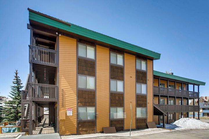 Hotel 225 of 229