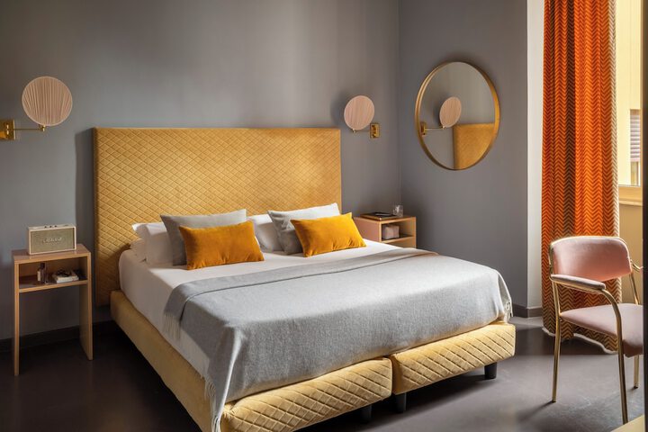 Room 40 of 72
