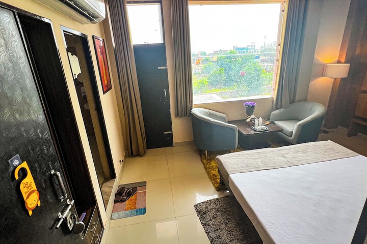 Room 26 of 54