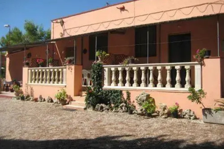 Hotel 8 of 12